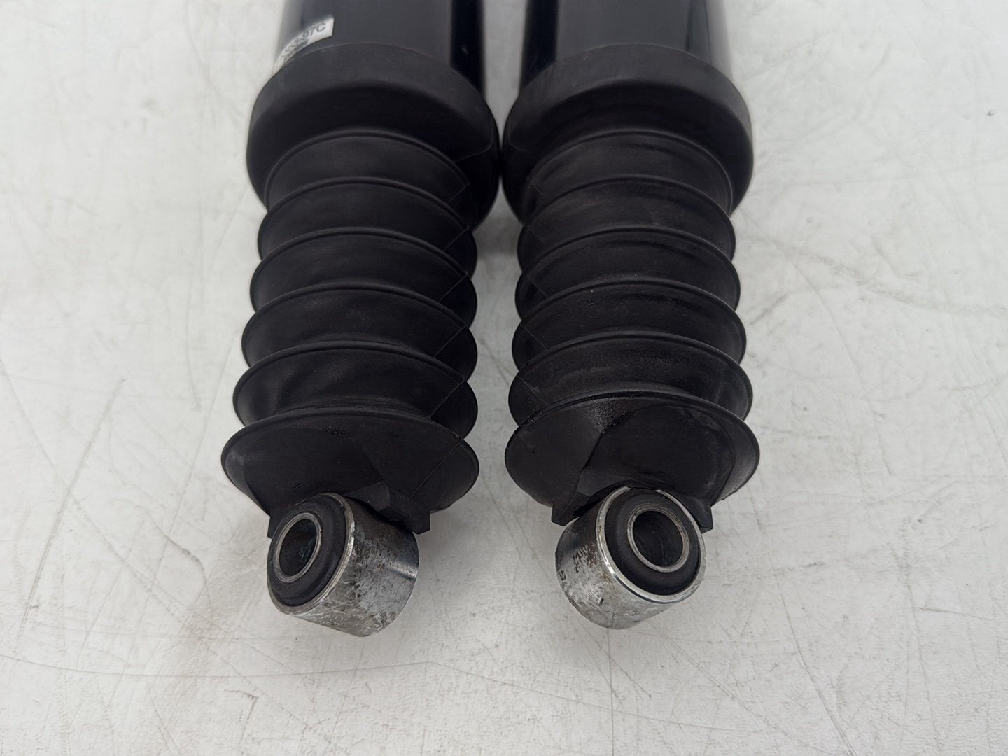 2007 Harley Touring FLHTCU Electra Glide Ultra OEM Rear Left Right Shock Absorbers