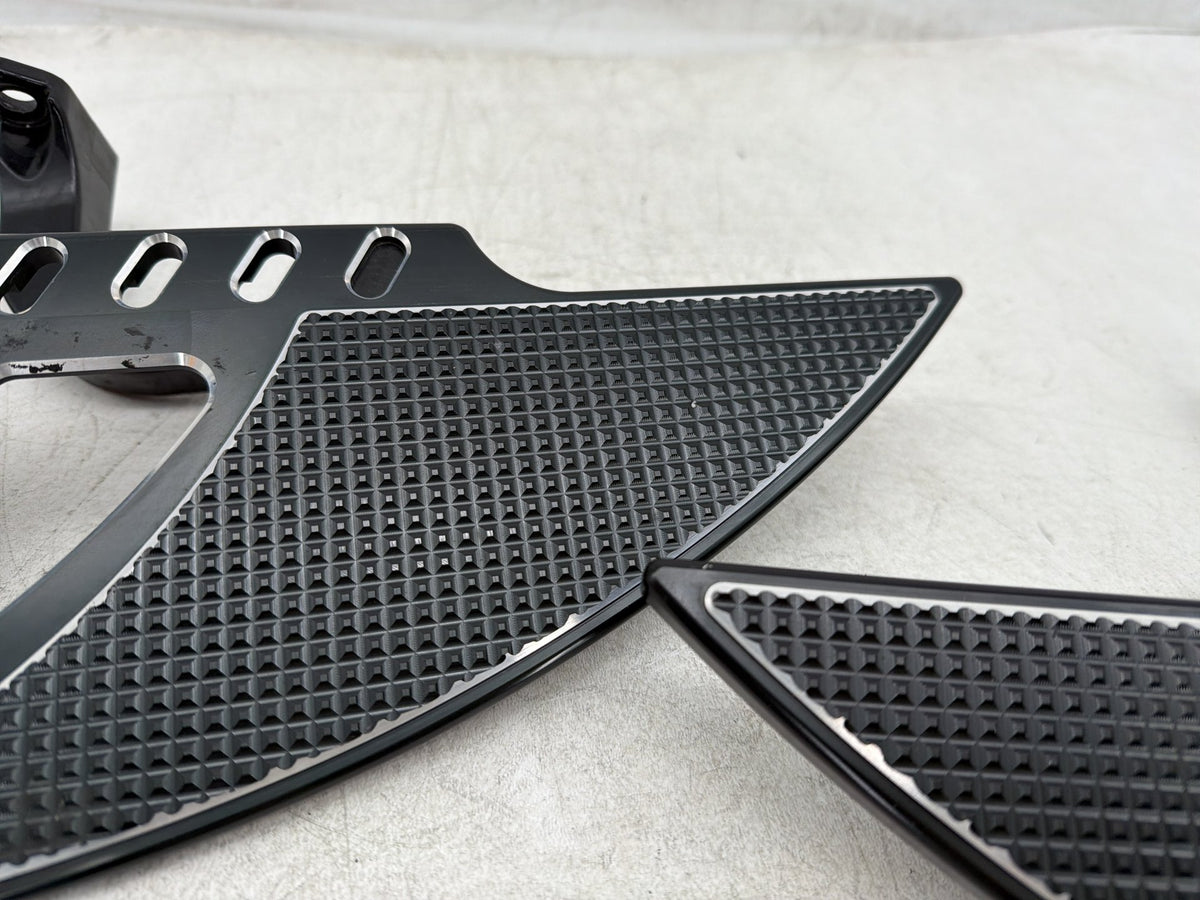 10 Harley Road King Touring Police Left Right Driver & Pass Floorboard Foot Rest