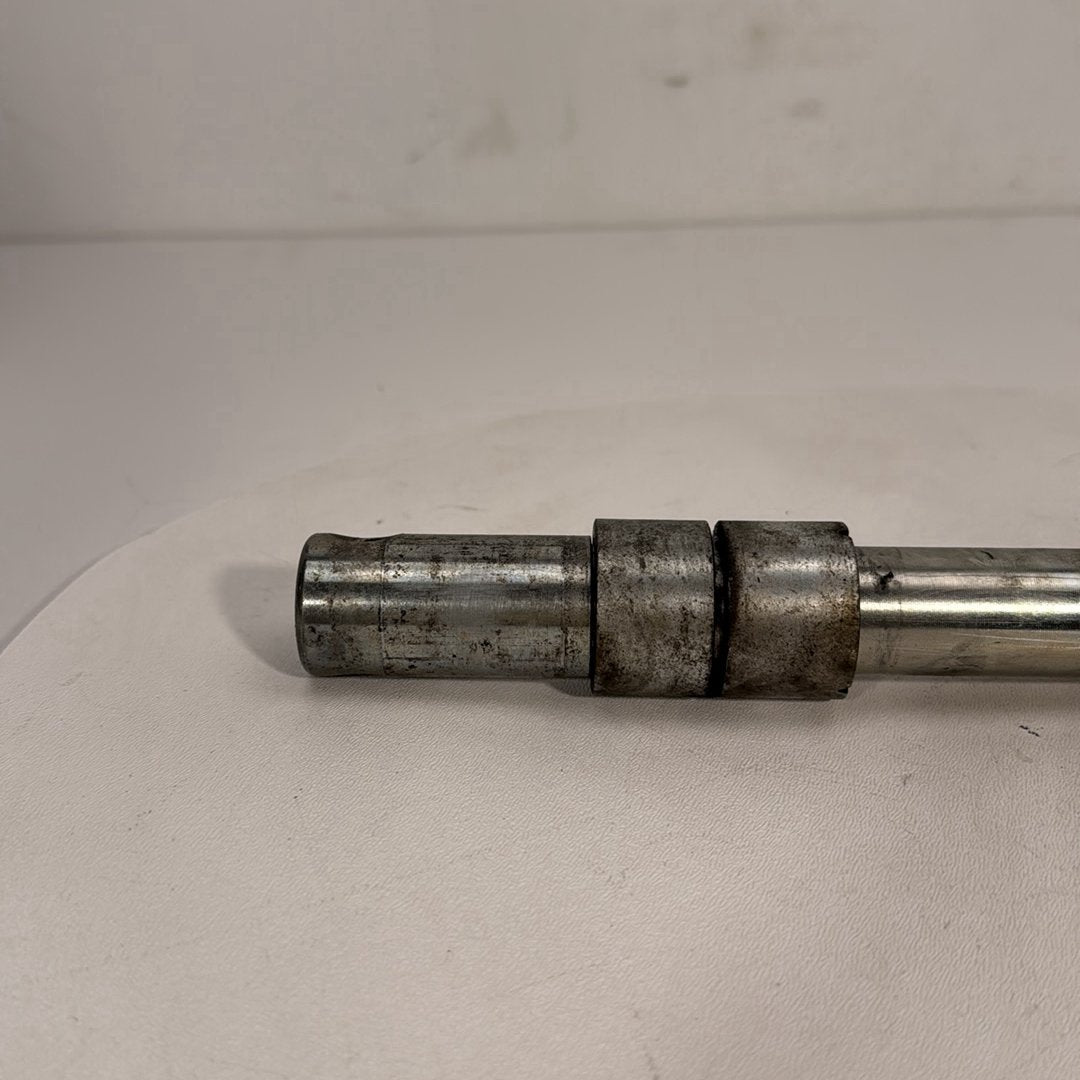 1999 - 2006 Harley-Davidson Touring Electra Glide Ultra Front Wheel Axle Bolt Shaft 43364-00