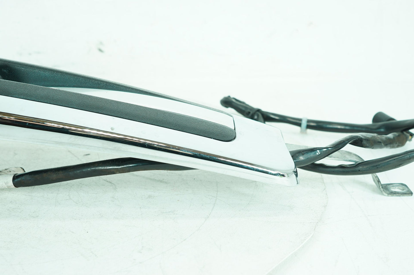 2007 - 2011 Harley-Davidson Touring Electra Glide Ultra Fuel Gas Tank Dash Console NOKey 61270-08