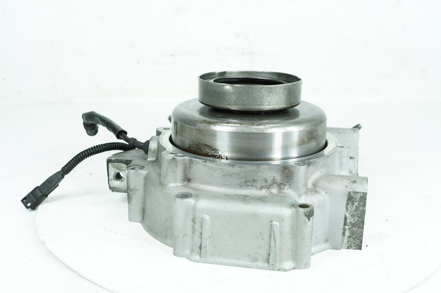 2007 - 2016 Harley-Davidson Dyna Super Glide Custom Crankcase Shaft Engine Motor Cover 24649-06