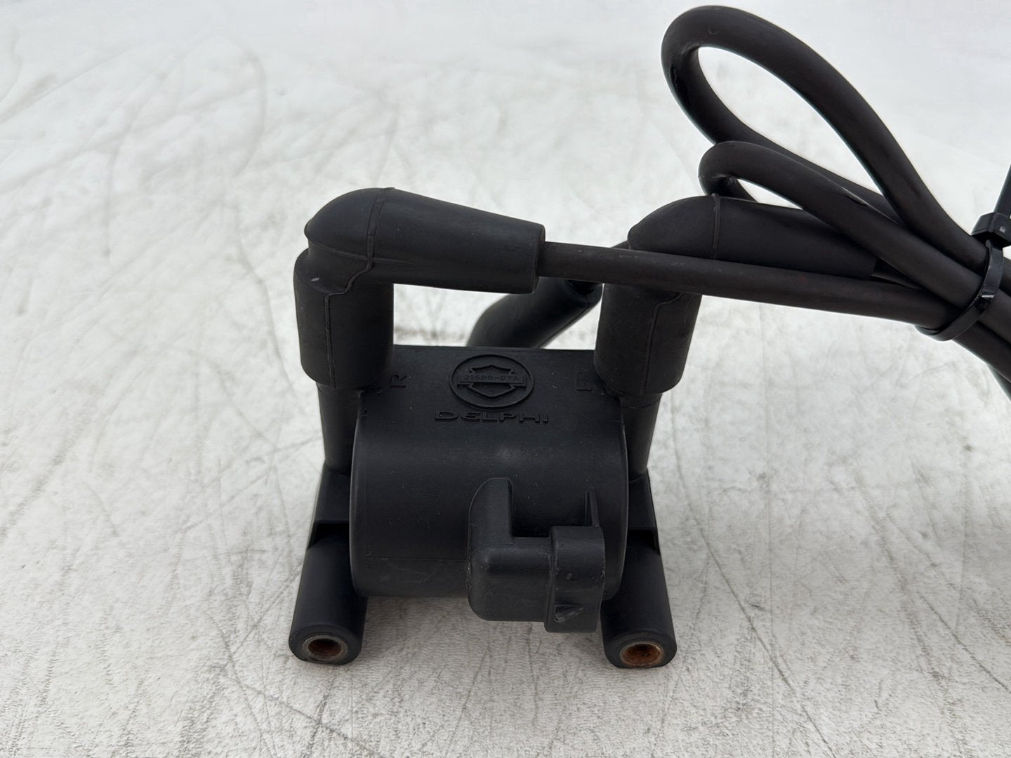 2012 Harley Street Glide Touring FLHX OEM Ignition Coil Spark Plugs Cable