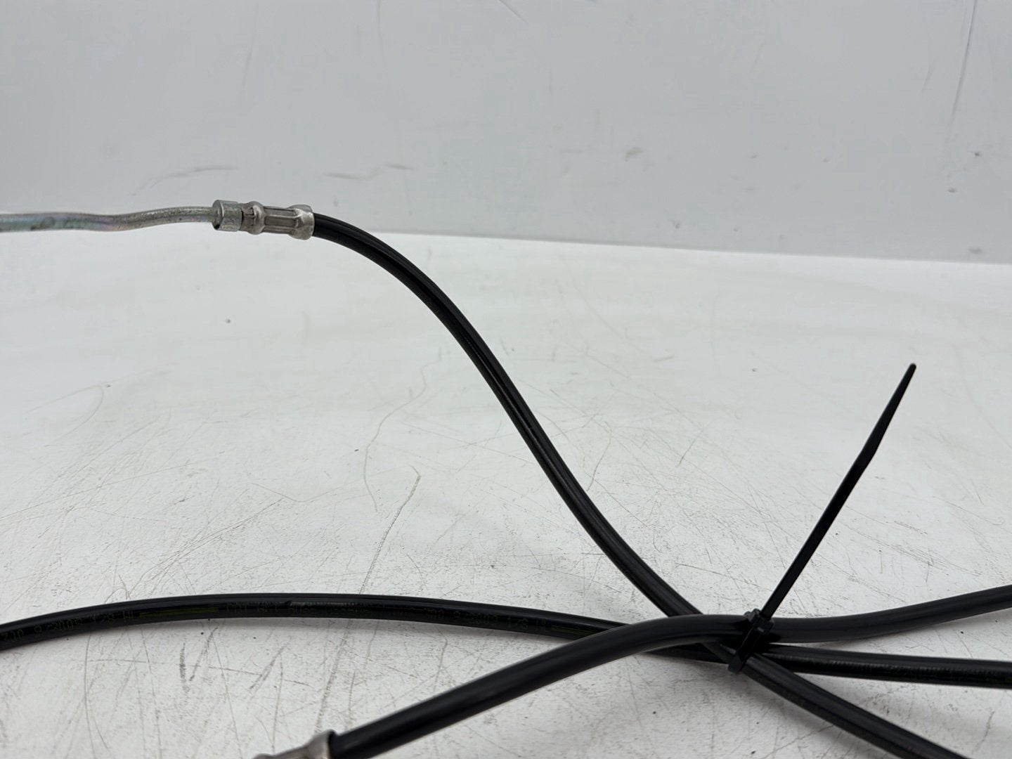 2007 Harley Touring FLHTCU Electra Glide Ultra OEM Front Brake Hose Line Pipe