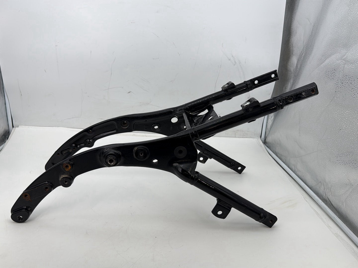 2013 Harley Street Glide Touring FLHX OEM Rear Back Sub Frame Rail Bar 48079-09BHP