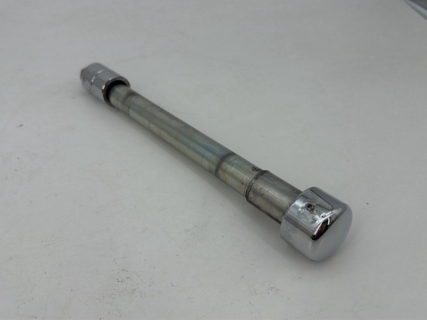 1999 - 2006 Harley-Davidson Touring Road King Front Wheel Axle Bolt Shaft  	43364-00