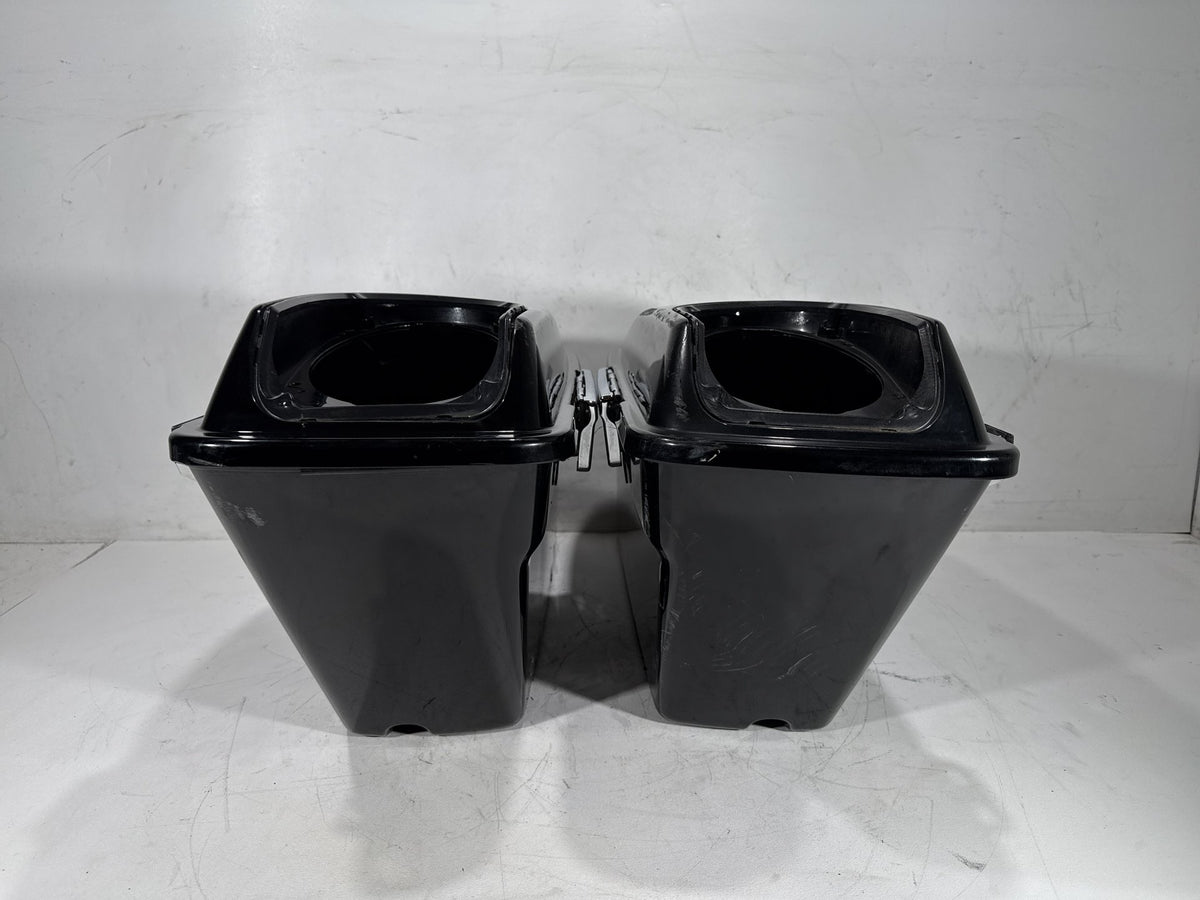 2006 Harley Road King Touring Custom OEM Left Right Saddlebags Luggage NOKey