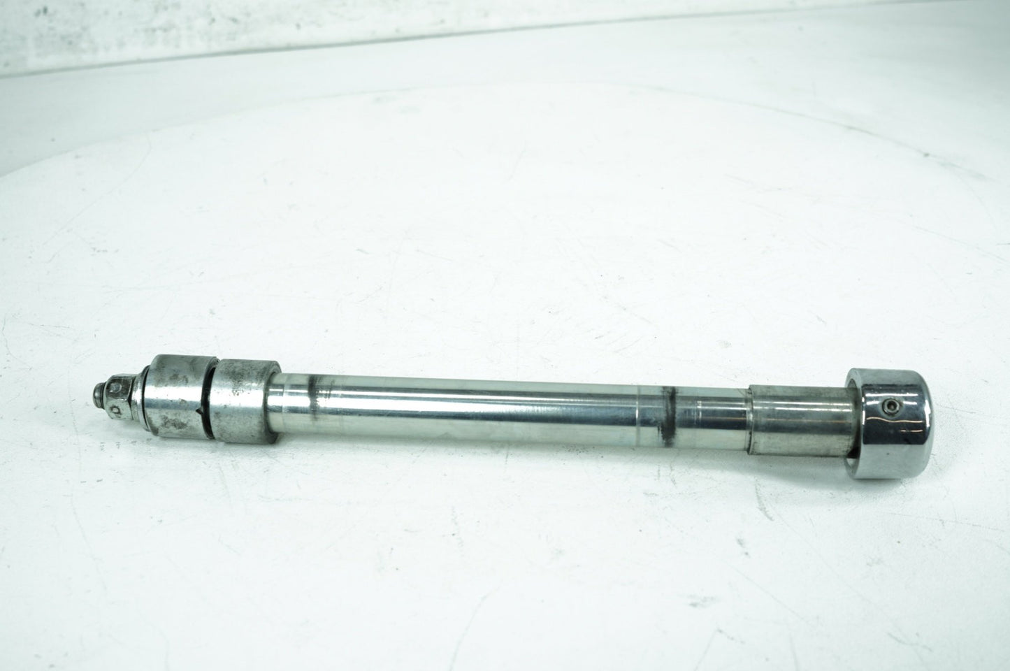 2000 - 2006 Harley-Davidson Touring Road King Custom Front Wheel Axle Bolt Shaft 43364-00