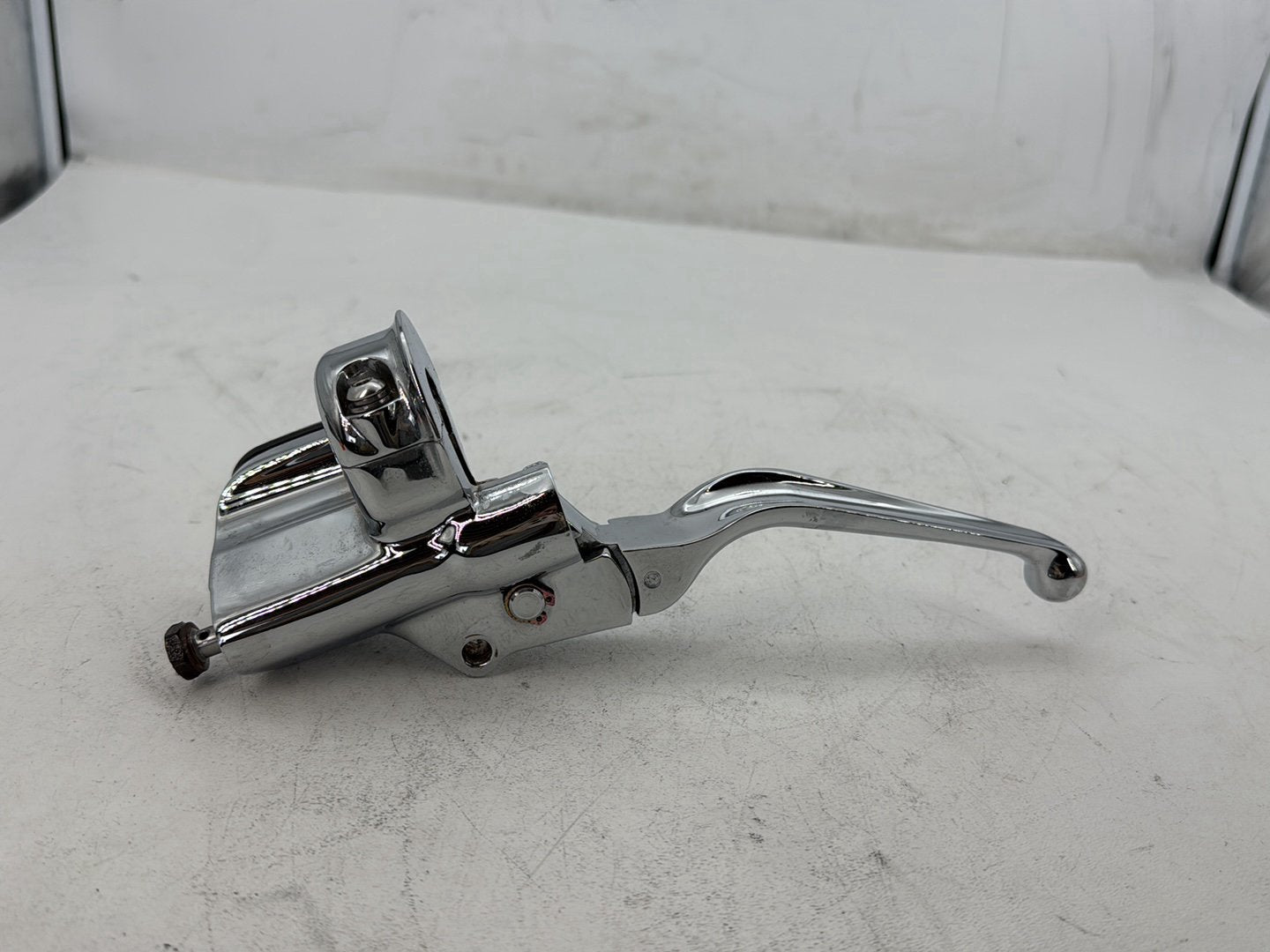 07 Harley Street Glide Touring FLHX OEM Front Right Brake Lever Master Cylinder