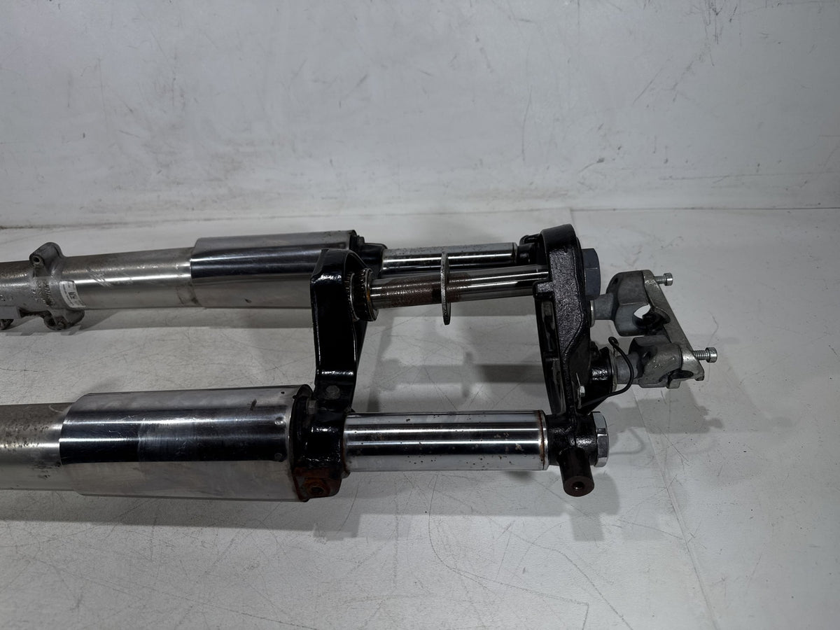 2013 Harley Street Glide Touring Front Triple Tree Set & LH RH Fork Legs Sliders