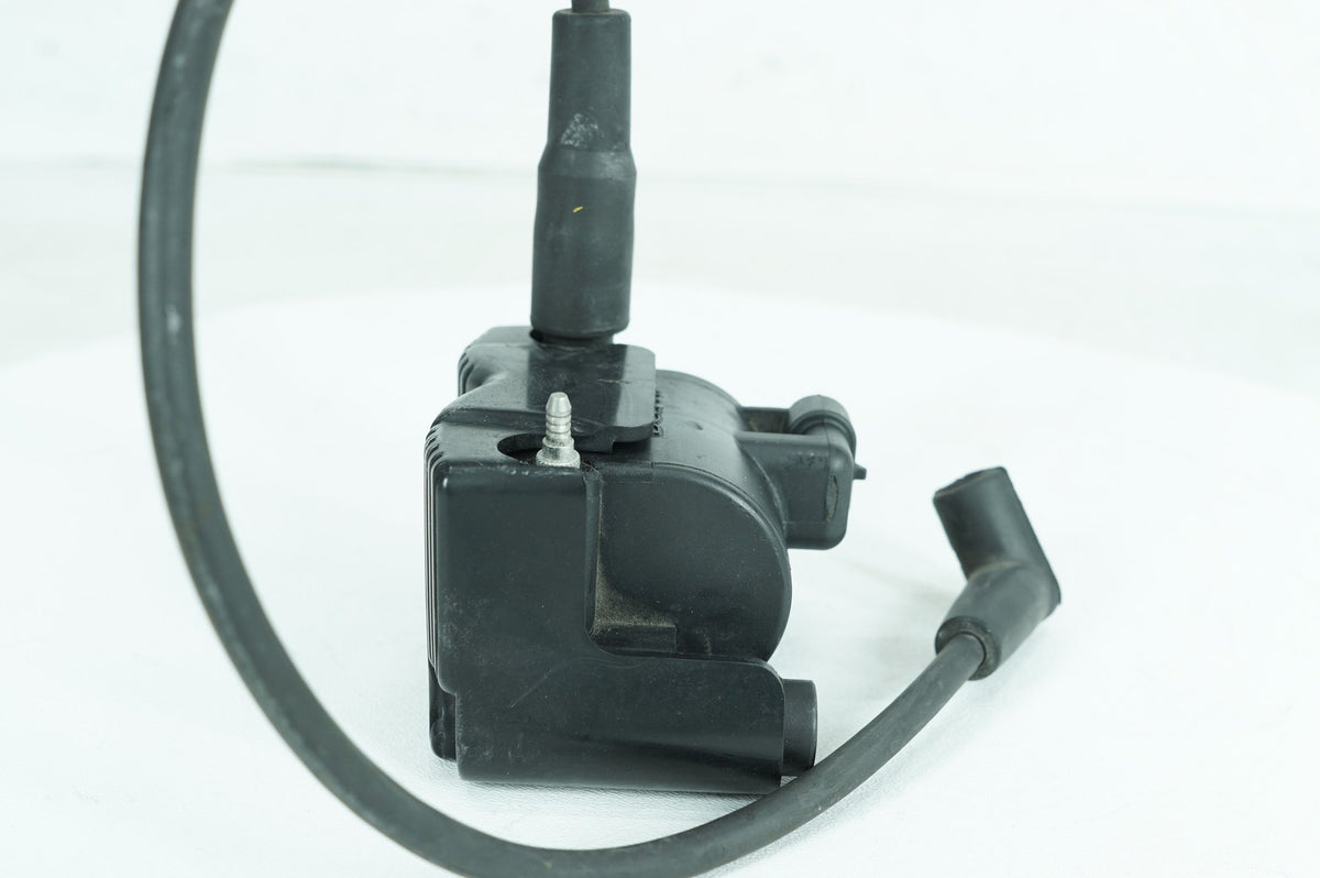 2013 Harley Dyna FXDF Fat Bob OEM Ignition Coil w/ Spark Plugs Cable 31696-07A