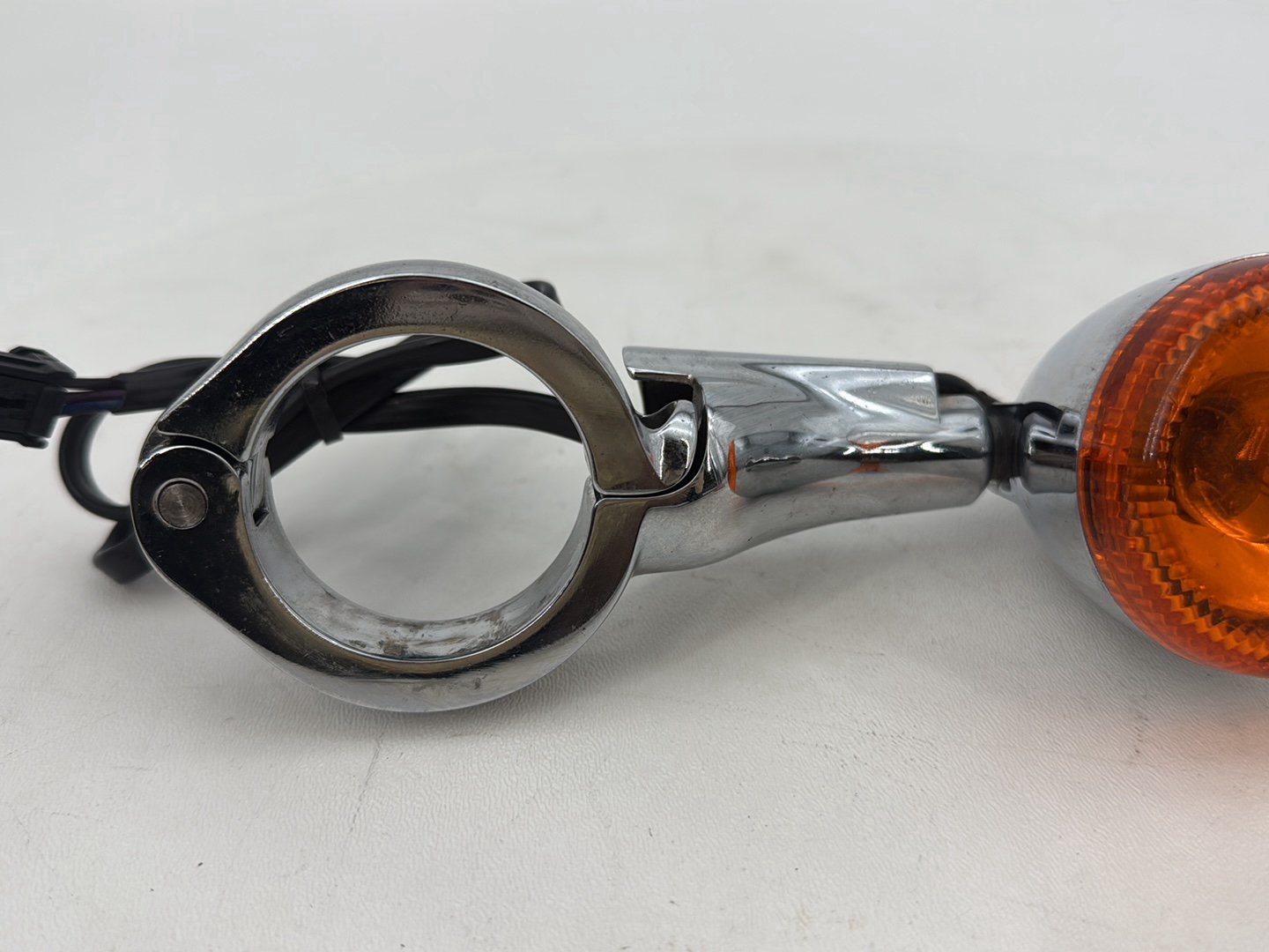 2007 - 2017 Harley-Davidson Dyna Wide Glide Front Right 1 Turn Signal Indicator 68223-09