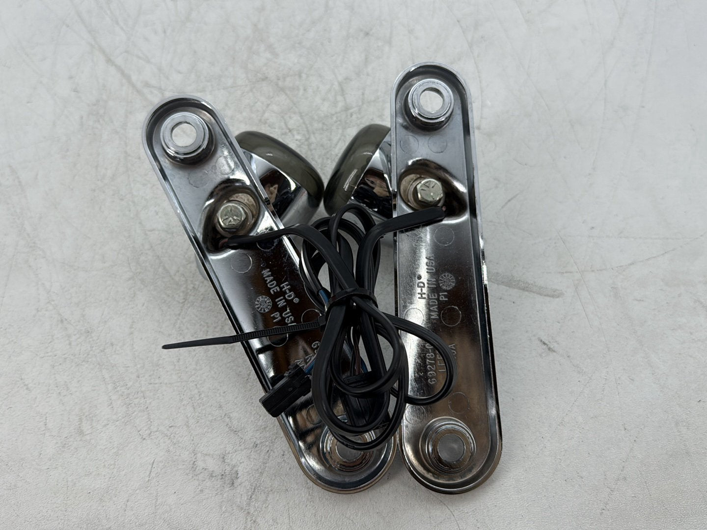 2010 Harley Street Glide Touring FLHX OEM Front Left Right Turn Signal Indicators