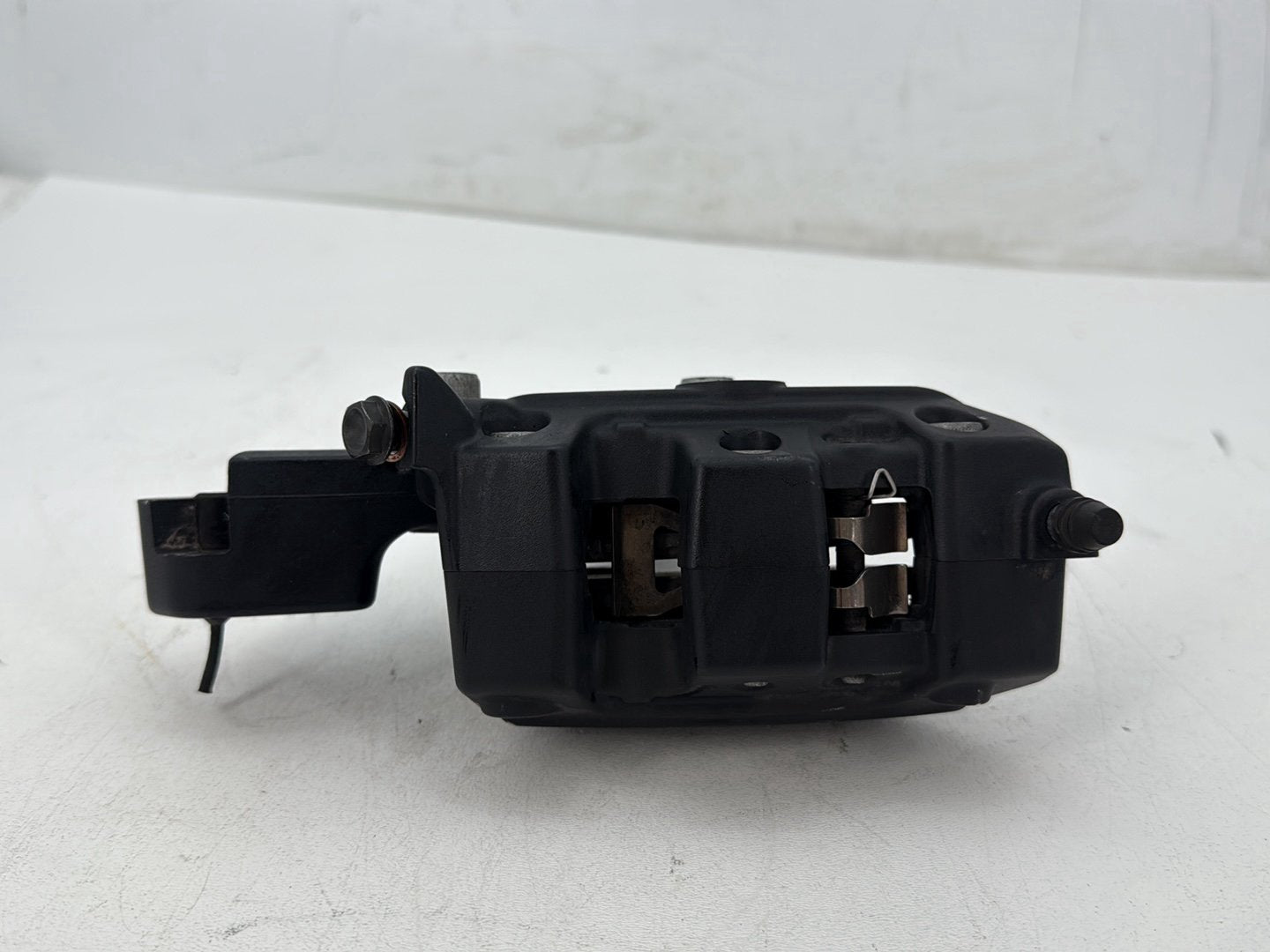2014 Harley Electra Glide Touring CVO Screamin Eagle OEM Rear Back Brake Caliper w/ Bracket
