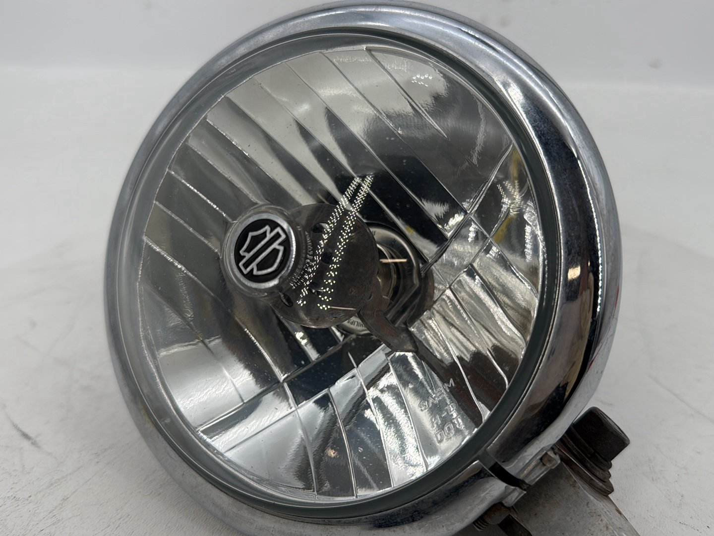 2007 - 2012 Harley-Davidson Dyna Super Glide Headlight Headlamp Head Light Halogen  	69162-06A
