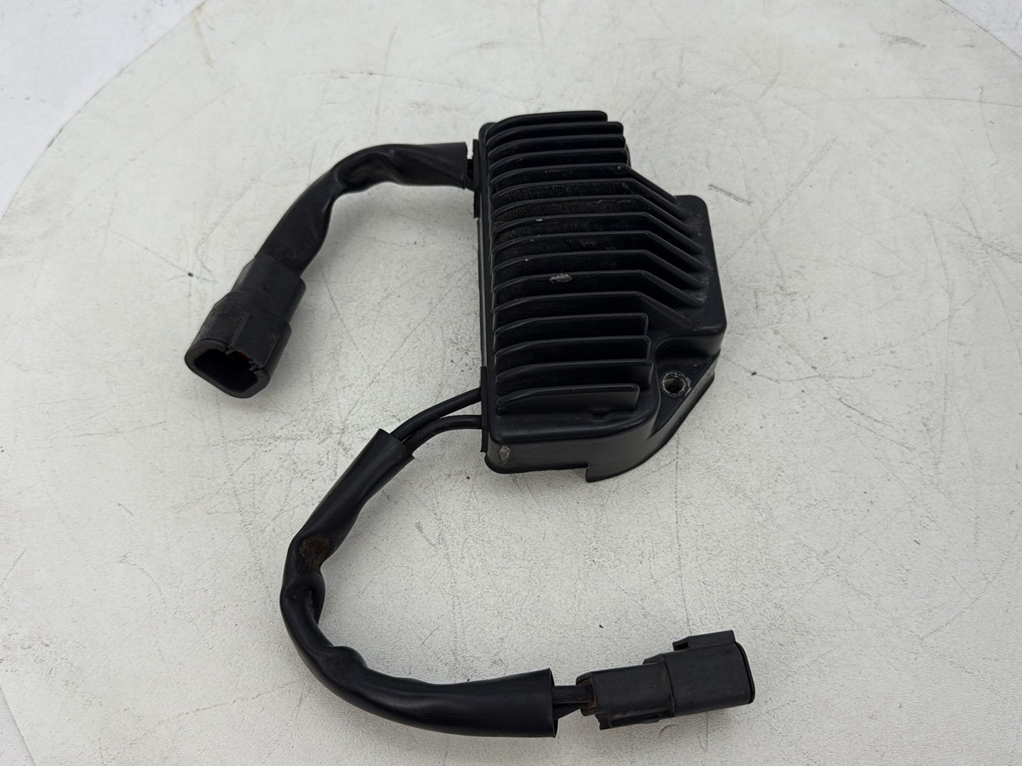 2006 Harley Dyna FXDWGI Wide Glide OEM Voltage Regulator Rectifier