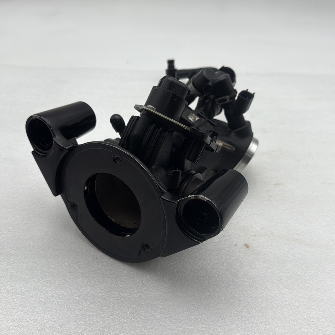 2007 - 2017 Harley-Davidson Dyna Wide Glide Engine Intake Manifold Throttle Body 27708-06A