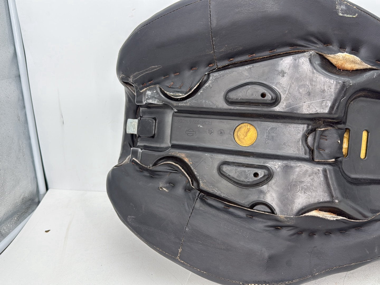 2007 - 2012 Harley-Davidson Dyna Super Glide Passenger Rider Driver Seat Saddle   53077-06
