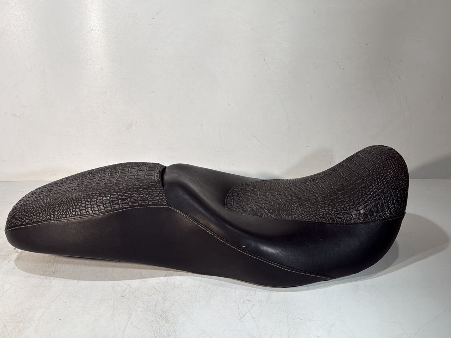 2007 - 2012 Harley-Davidson Touring Street Glide Passenger Rider Driver Seat Saddle