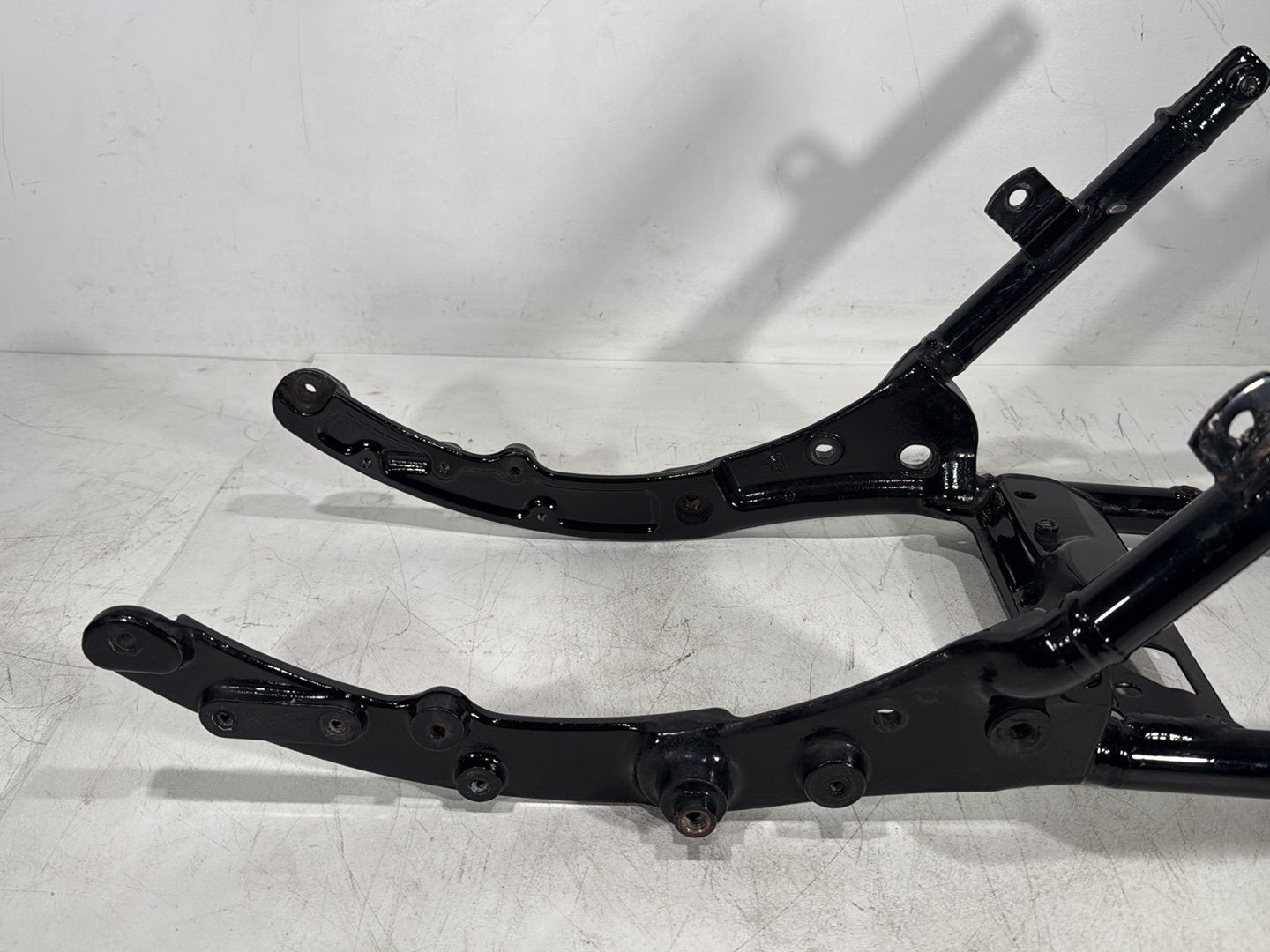 2016 Harley Road King Touring FLHR OEM Rear Back Sub Frame Rail Bar 48079-09BHP