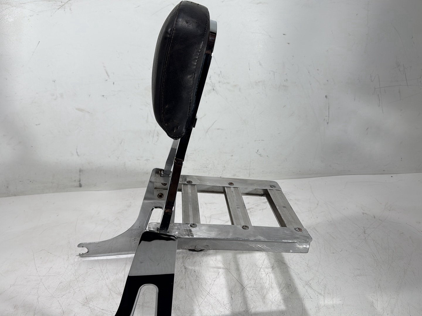 2008 Harley Dyna Fat Bob FXDF OEM Rear Sissy Bar w/ Backrest Cushion Pad