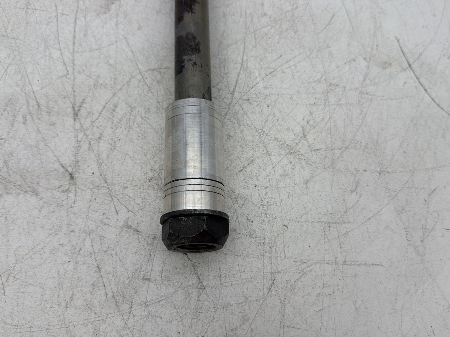 2008 Harley Dyna FXDL Low Rider Anniversary OEM Rear Wheel Axle Bolt Shaft