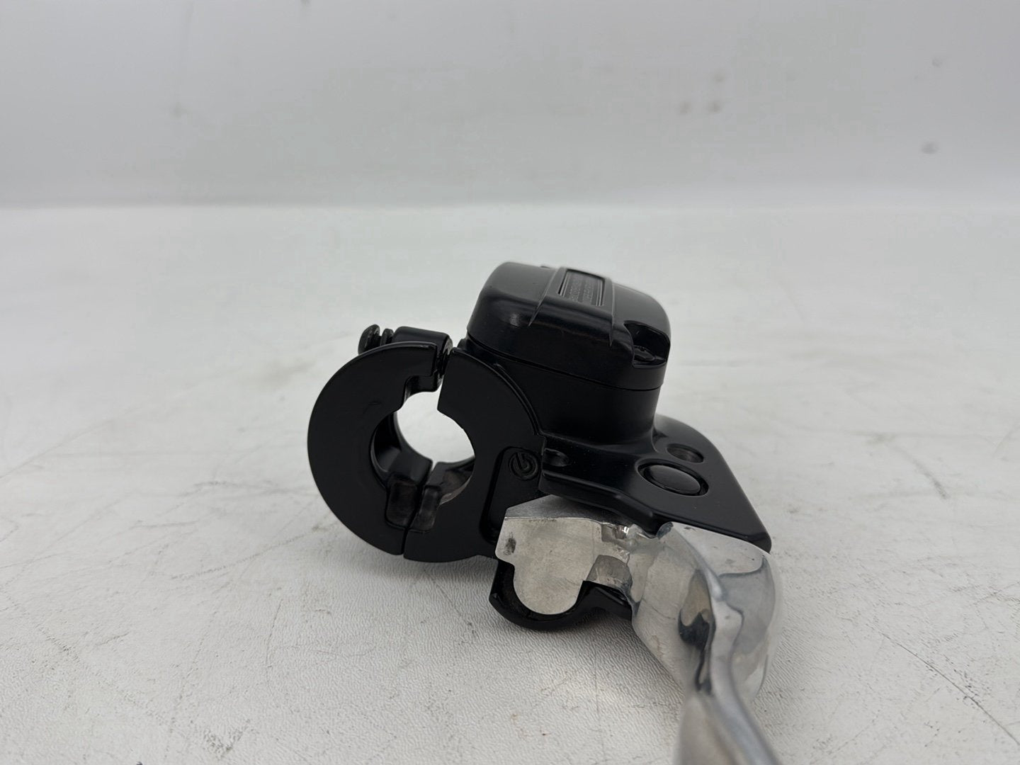 2019 - 2023 Harley-Davidson Touring Street Glide Front Brake Lever Master Cylinder Reservoir 44551-08E