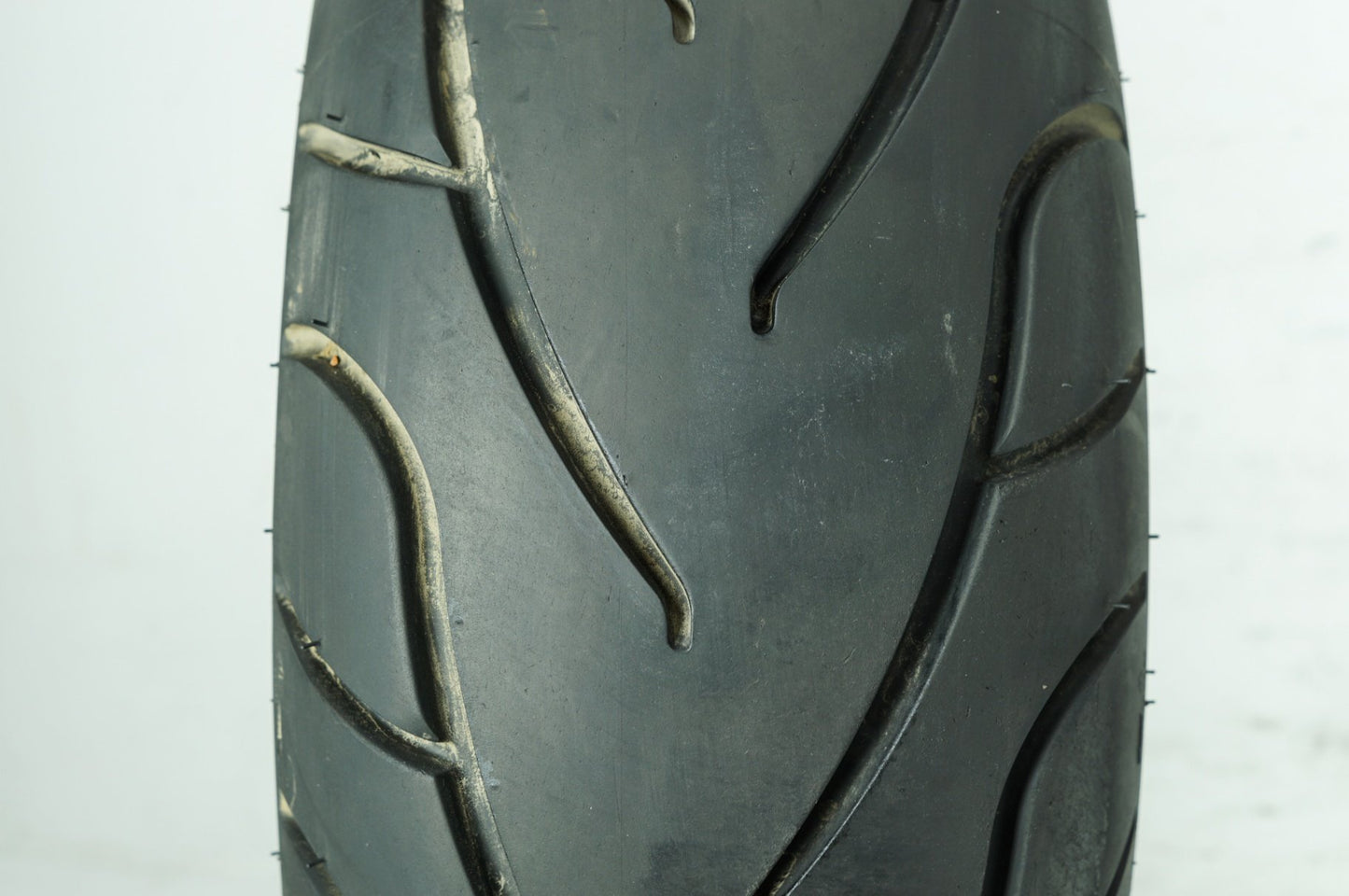 2007 - 2012 Harley-Davidson Touring Street Glide Rear Wheel Rim Tire 180/65B16 81H, Michelin, Airstrike