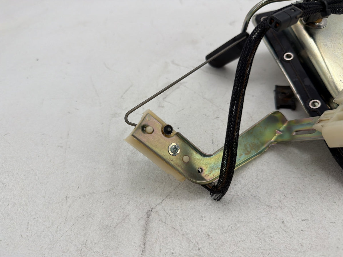 2005 Harley Dyna Wide Glide FXDWG OEM Fuel Pump Gas Gasoline Petrol Sending