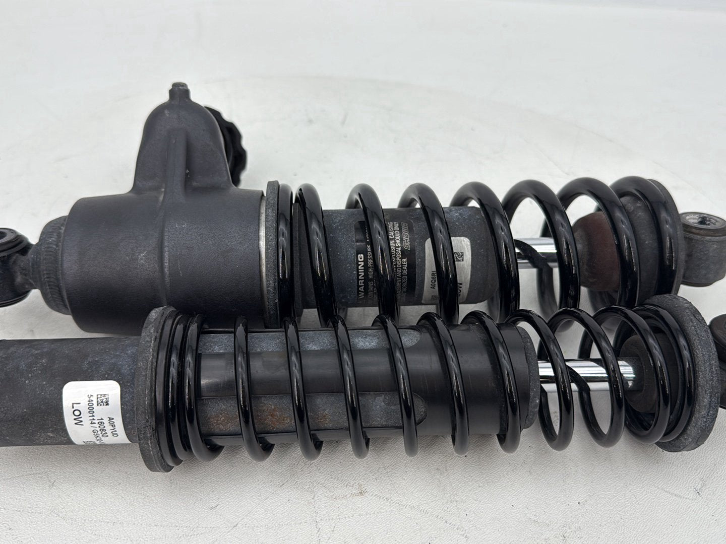 2019 - 2023 Harley-Davidson Touring Street Glide Rear Left Right Shock Absorbers 54000114