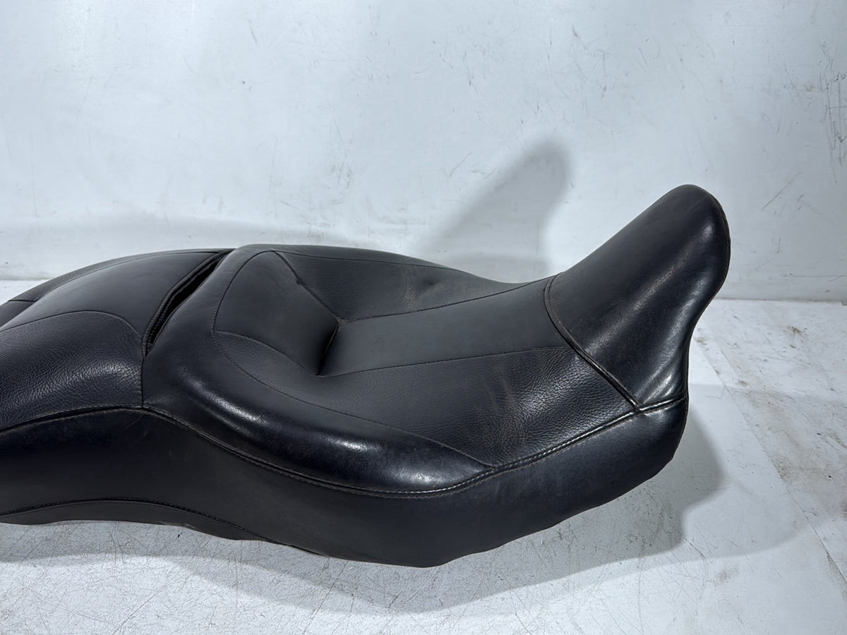 2010 Harley Electra Glide Touring Ultra OEM Passenger Rider Driver Seat Saddle