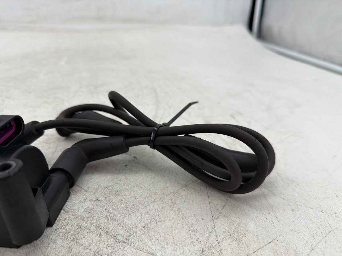 2013 Harley Street Glide Touring FLHX OEM Ignition Coil Spark Plugs Cable