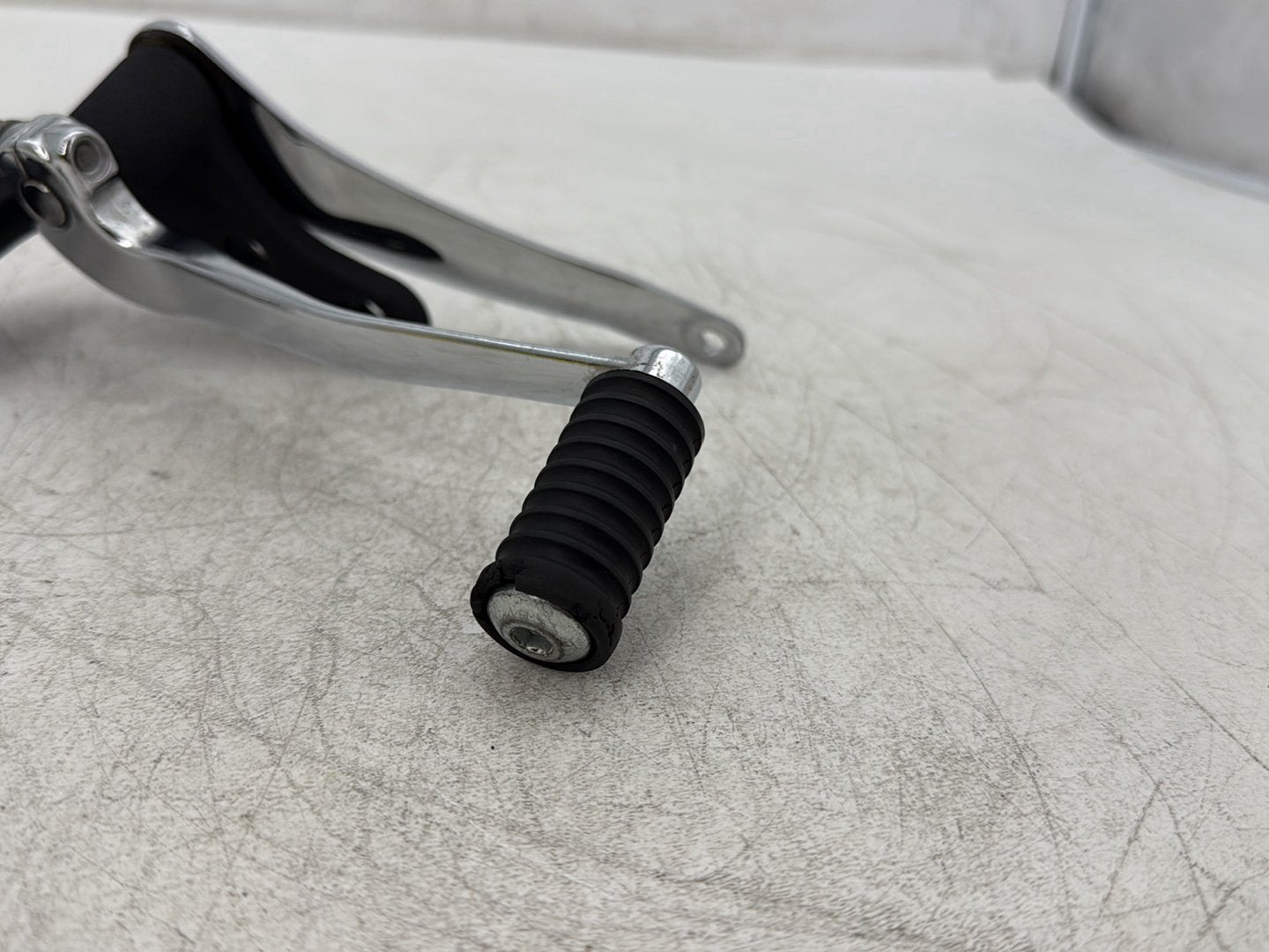 2010 Harley Dyna Fat Bob FXDF OEM Left Driver Foot Controls Peg Rest