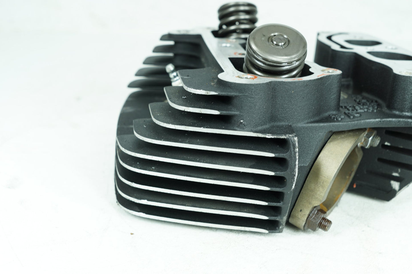 1999 - 2006 Harley-Davidson Softail Heritage Rear Twin Cam Engine Cylinder Head   16724-99