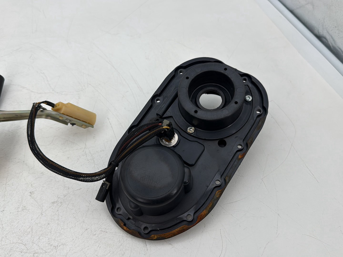 1999 - 2006 Harley-Davidson Dyna Super Glide Gas Gasoline Fuel Petrol Pump Sending 75243-04B
