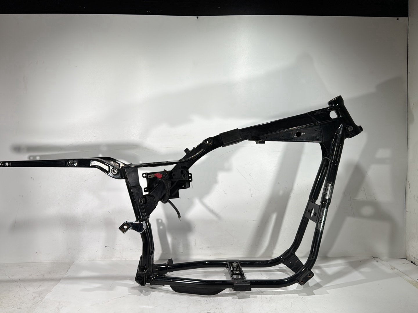 2000 Harley Dyna FXDWG Wide Glide OEM Body Main Frame Chassis CLN CLR