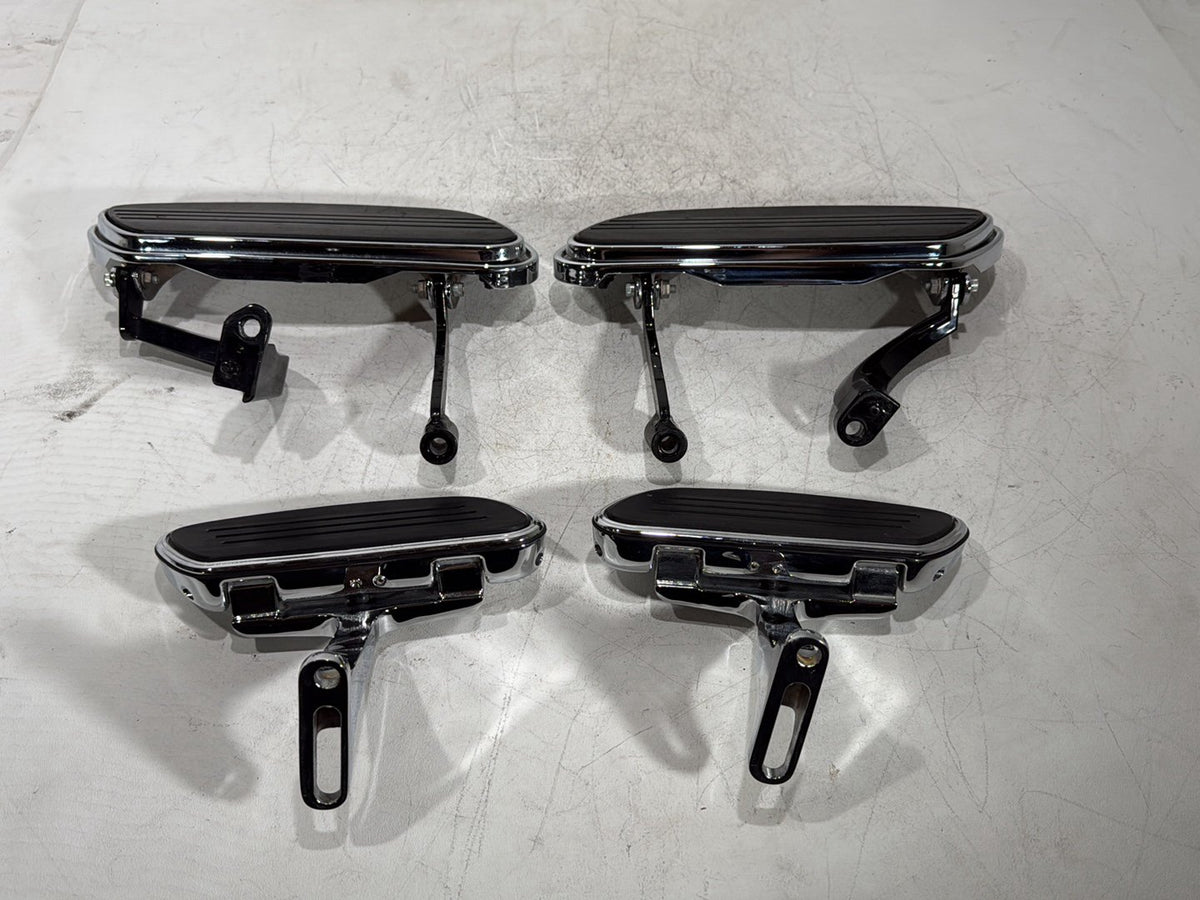10 Harley Street Glide Touring FLHX OEM LH RH Driver & Pass Floorboard Foot Rest