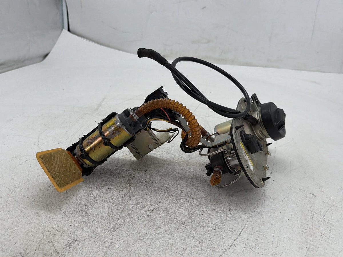 2005 Harley Electra Glide FLHTI OEM Fuel Pump Gas Sending Unit 2005-2006