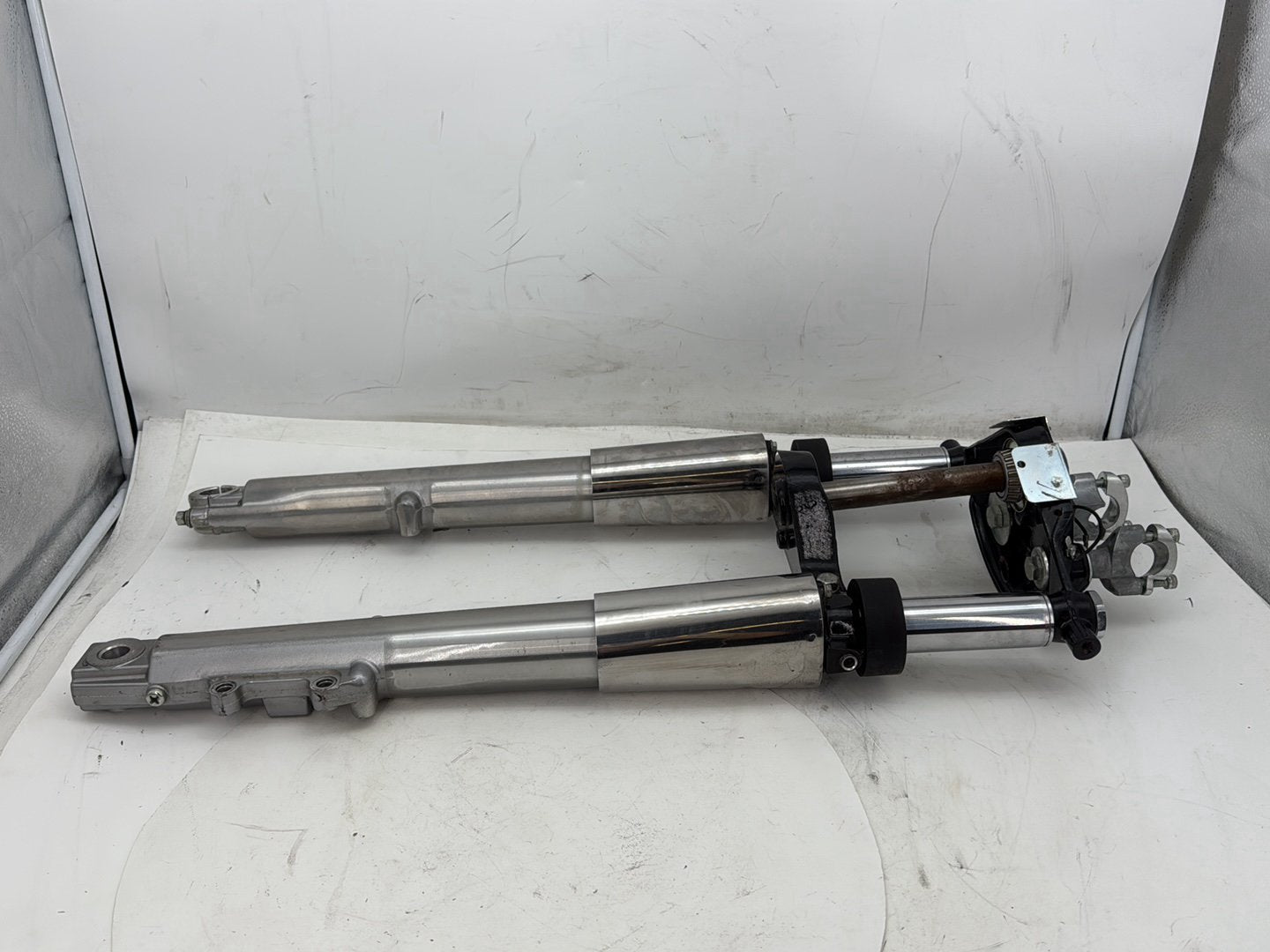 2007 Harley Street Glide Touring FLHX OEM Front Triple Tree Set & LH RH Fork Legs Sliders
