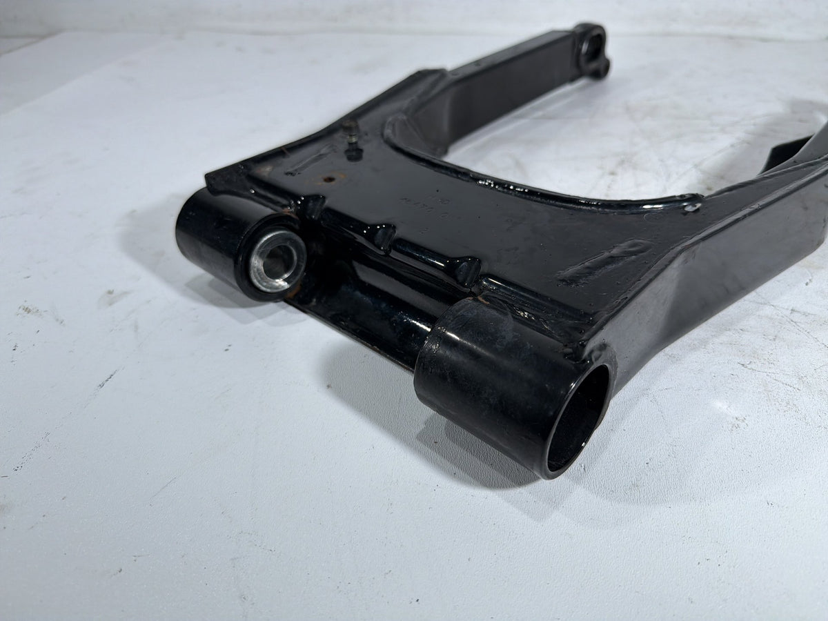 2004 Harley Electra Glide Touring Ultra OEM Rear Fork Swingarm Swing Arm