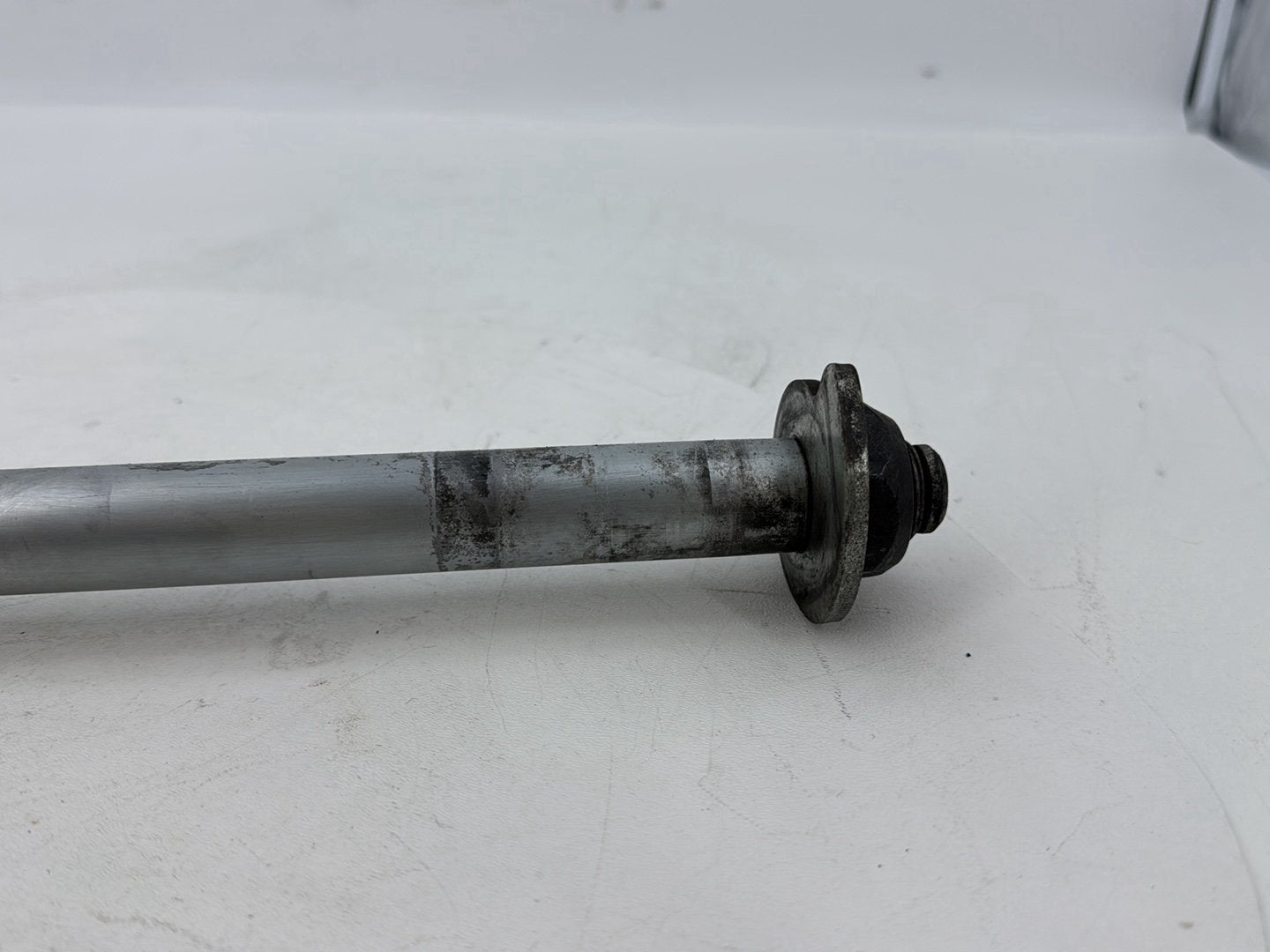 2007 - 2011 Harley-Davidson Touring Electra Glide Ultra Rear Wheel Axle Bolt Shaft 41056-09