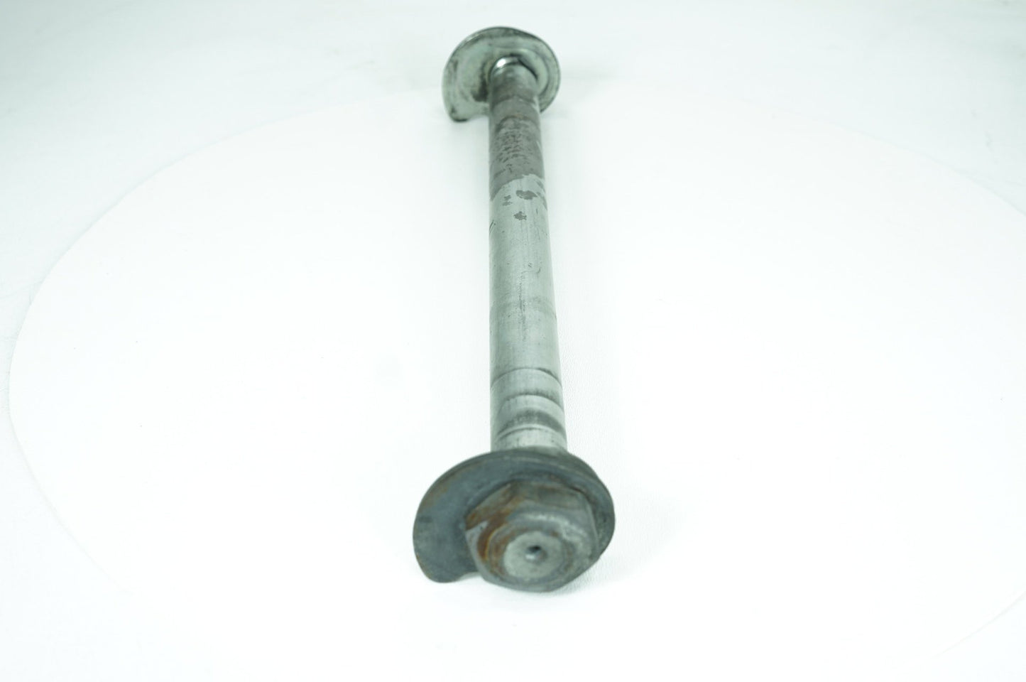2008 - 2016 Harley-Davidson Touring Street Glide Rear Wheel Axle Bolt Shaft 41056-09