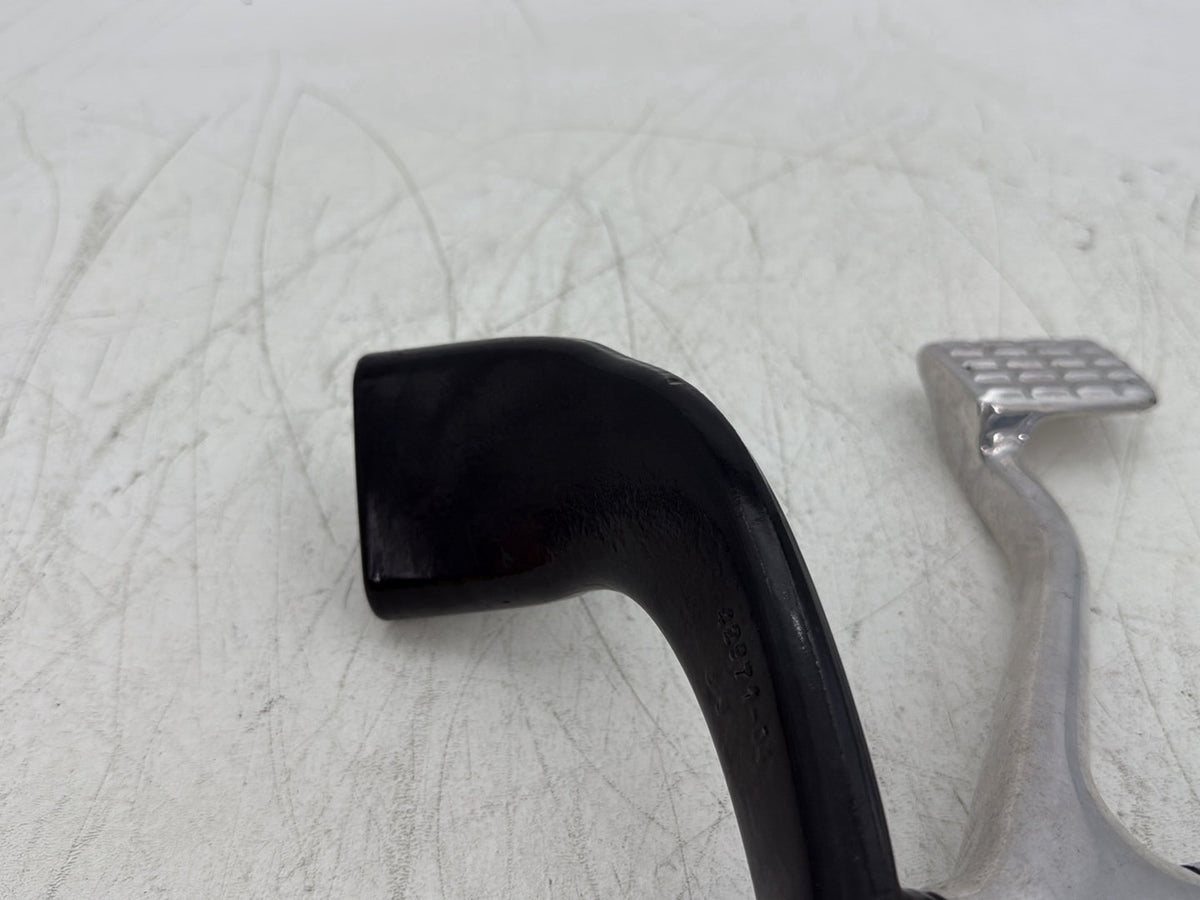 2006 Harley Sportster XL883L 883 Low Left Right Foot Brake Control Pegs SKULL