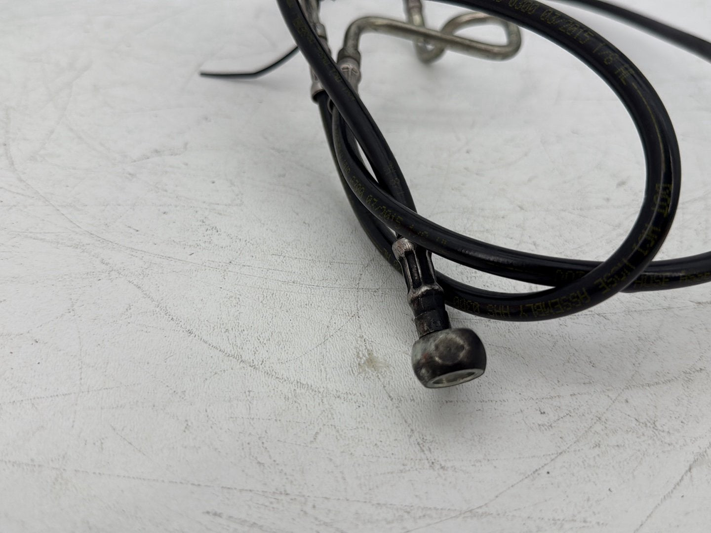 2015 Harley Touring FLHXS Street Glide OEM Front Brake Hose Line Pipe ABS