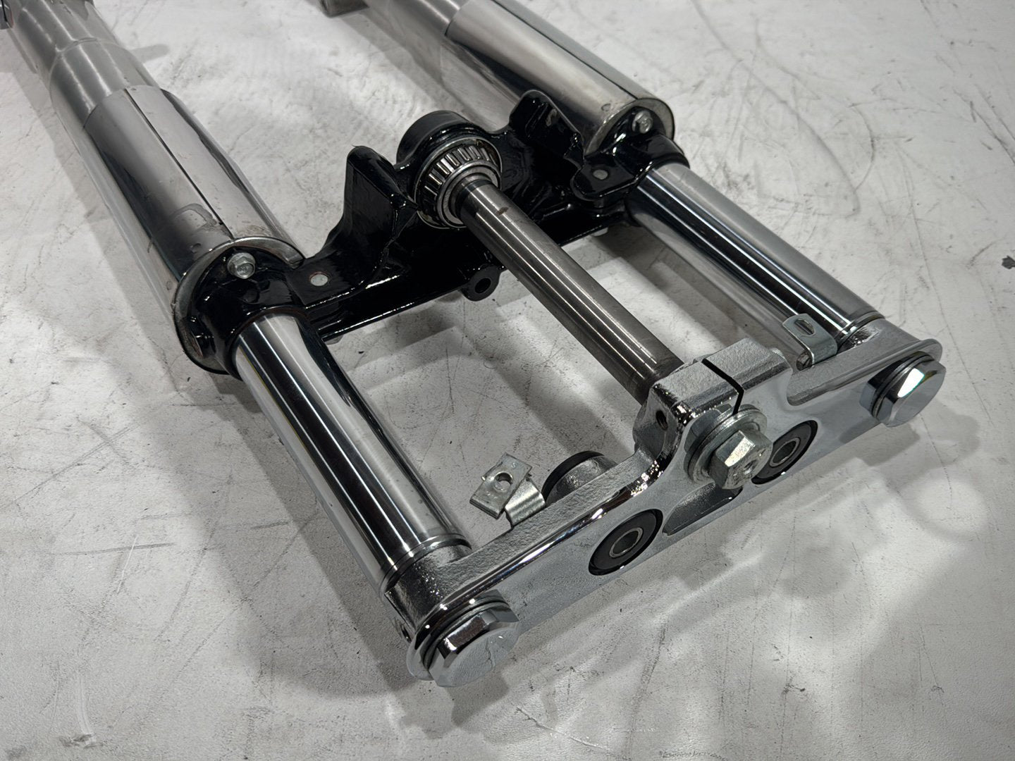 2013 Harley Heritage Softail Classic FLSTC OEM Front Triple Tree Set & LH RH Fork Legs Sliders