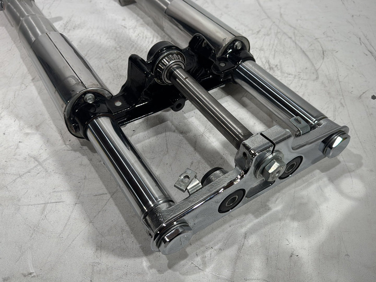 2013 Harley Heritage Softail Classic FLSTC OEM Front Triple Tree Set & LH RH Fork Legs Sliders
