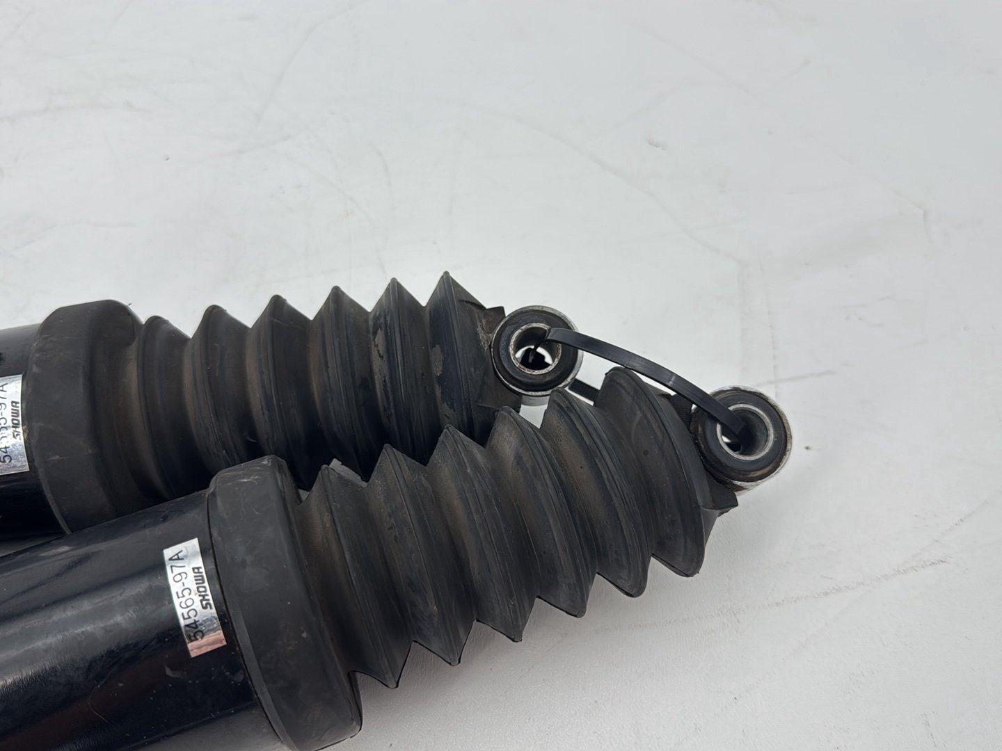 1999 - 2006 Harley-Davidson Touring Electra Glide Classic Rear Left Right Shock Absorbers 54565-97A
