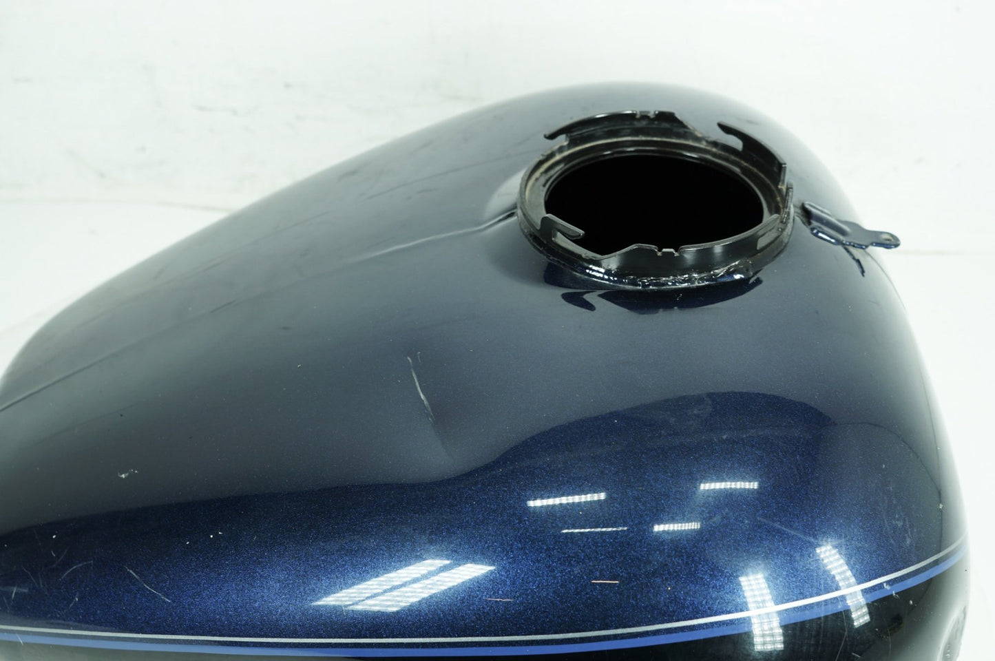 2008 - 2016 Harley-Davidson Touring Electra Glide Ultra Fuel Gas Tank Gasoline Reservoir 61356-08