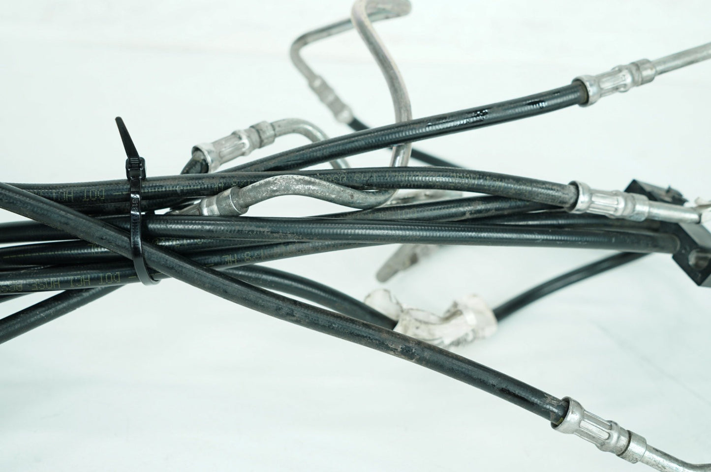 2008 - 2016 Harley-Davidson Touring Electra Glide Ultra Front Brake Hose Line Pipe ABS 41800009