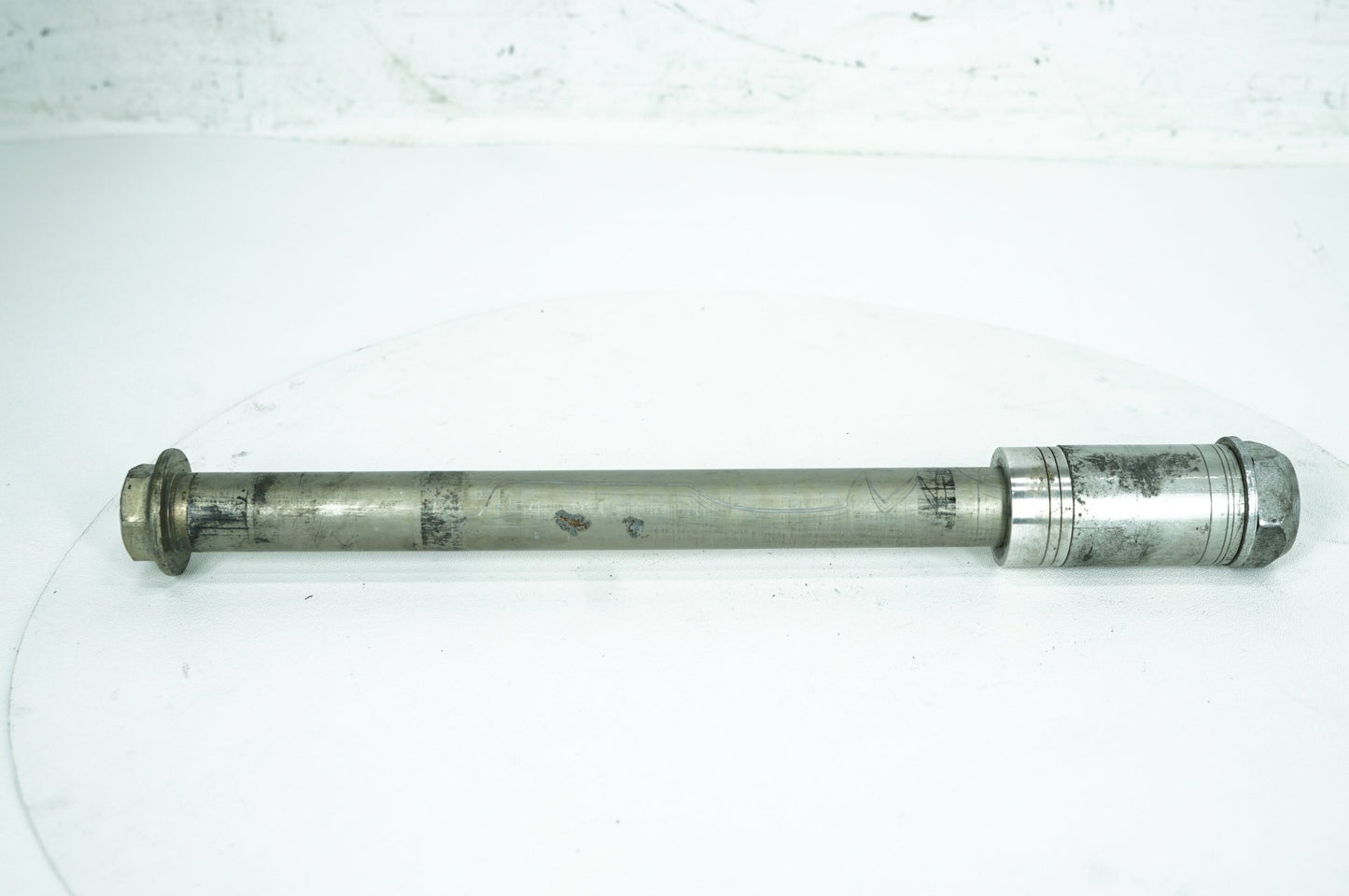 2007 - 2017 Harley-Davidson Dyna Super Glide Custom Rear Wheel Axle Bolt Shaft 41114-08