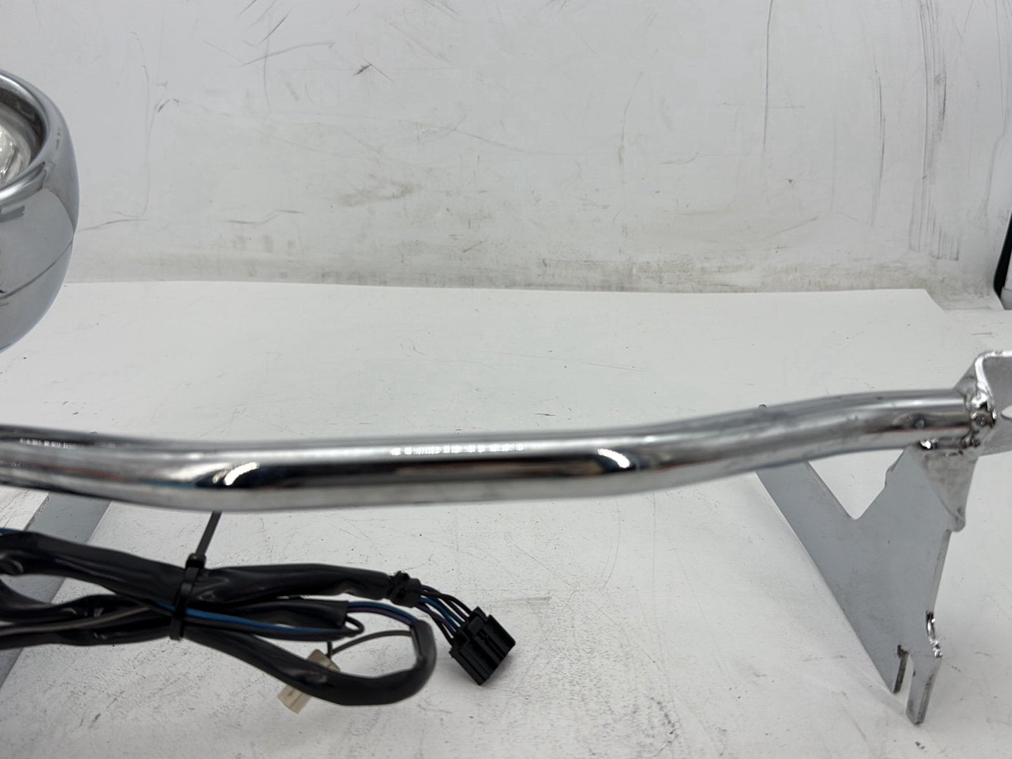 2003 Harley Electra Glide Touring Ultra FLHTCUI OEM Front Turn Signal Indicators Aux Light Bar